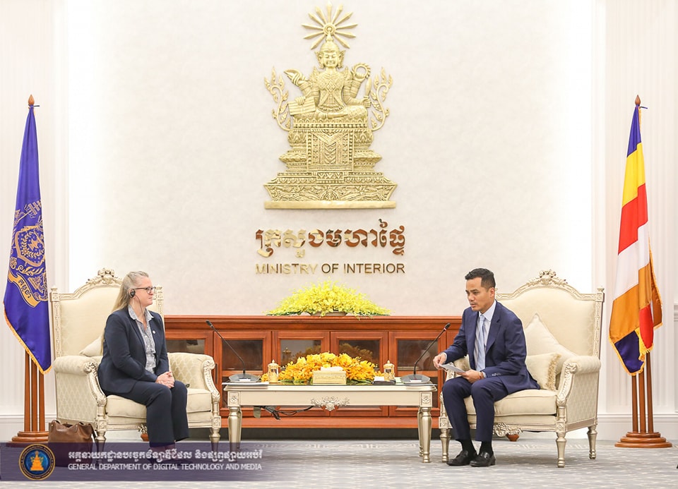 កាកបាទក្រហមអន្តរជាតិកោតសរសើរក្រសួងមហាផ្ទៃកម្ពុជា លើការងារកាត់បន្ថយភាពចង្អៀតណែនក្នុងពន្ធនាគារ