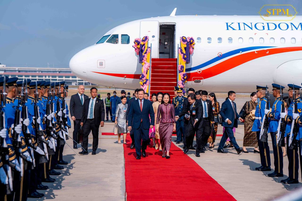 សម្តេចធិបតី ហ៊ុន ម៉ាណែត និងលោកជំទាវបណ្ឌិត អញ្ជើញដល់ប្រទេសថៃ ប្រកបដោយសុវត្ថិភាព
