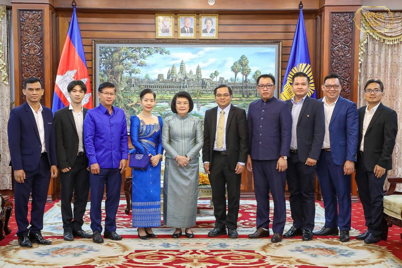 សម្តេចប្រធានរដ្ឋសភា ឃួន សុដារី លើកទឹកចិត្តឱ្យមានការកែច្នៃគ្រឿងអលង្ការ និងត្បូងមានតម្លៃ ដើម្បីទាក់ទាញការជឿទុកចិត្តទាំងទីផ្សារក្នុងស្រុក និងអន្តរជាតិ