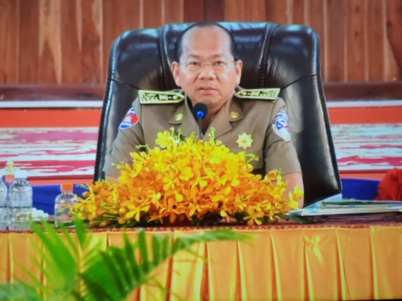 អភិបាលខេត្តកំពត ដាក់បទបញ្ជាឱ្យត្រួតពិនិត្យល្បែងស៊ីសង គ្រប់ ប្រភេទ នៅក្នុងមូលដ្ឋានរបស់ខ្លួន