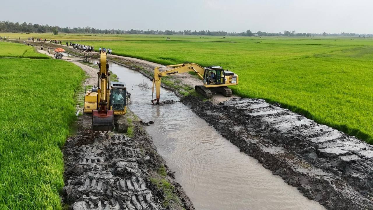 ស្រូវប្រាំងរបស់ពលរដ្ឋ ៩៣៨ហិចតា បន្ថែមទៀត ដែលស្ថិតក្នុងខេត្តចំនួន ៨ ត្រូវបានជួយសង្គ្រោះទាន់ពេលវេលា