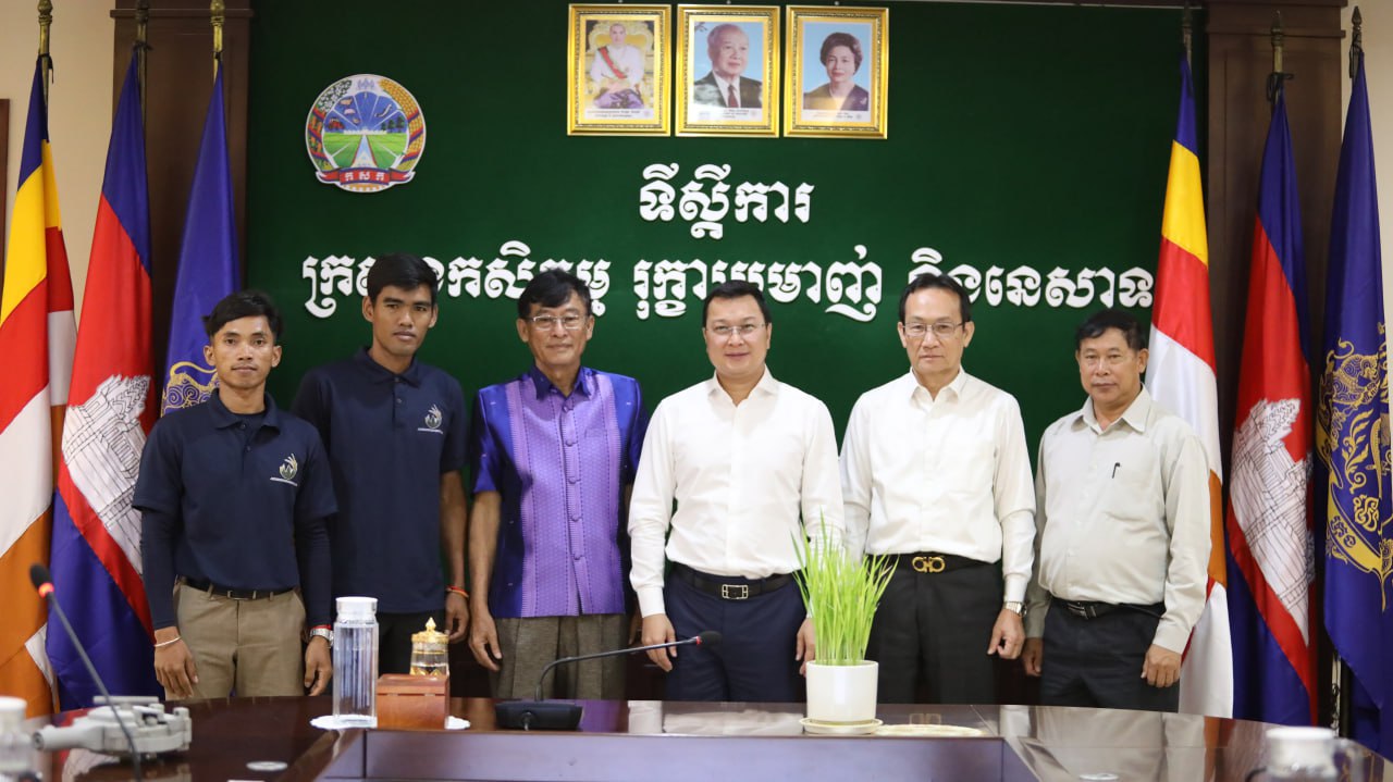 ឯកឧត្តម ឌិត ទីណា អនុញ្ញាតឱ្យក្រុមហ៊ុន អាគ្រី ស្មាត (Agri Smart Innovation Co.,Ltd) ចូលជួបសម្តែងការគួរសម