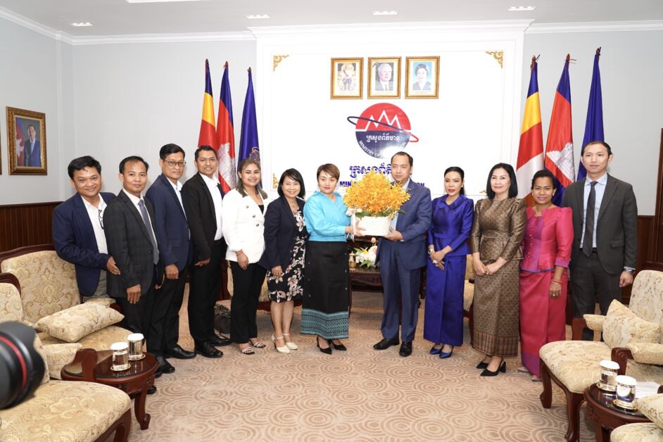 រដ្ឋមន្រ្តីព័ត៌មាន បញ្ជាក់ជំហរដាច់ខាតមិនឱ្យប្រព័ន្ធផ្សព្វផ្សាយបុរាណ បិទទ្វារនោះទេ