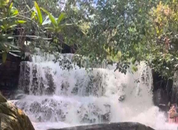ទឹកធ្លាក់ ក្បាលឆាយសង្កាត់លេខ១ ក្រុងព្រះសីហនុ ខេត្តព្រះសីហនុទេសចរណ៍ផ្សារភ្ជាប់ទឹកដី កម្ពុជាមាតុភូមិខ្ញុំ