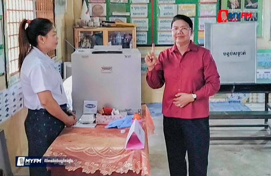 នៅខេត្តកំពង់ឆ្នាំង ការិយាល័យ បោះឆ្នោតសម្រាប់ការបោះឆ្នោត ជ្រើសតាំង សមាជិកព្រឹទ្ធសភា ចំនួន ១ នៅក្នុងបរិវេណសាលាបឋមសិក្សាគំរូក្រុង