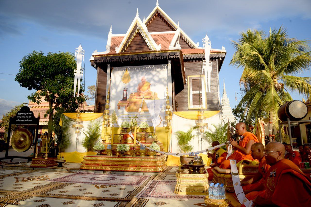 វត្តនិងអាស្រមទូទាំងខេត្តសៀមរាបរៀបចំពិធីវាយគង ទូងស្គរ សូត្រមន្ត បង្សុកូល ឧទ្ទិសថ្វាយព្រះរាជវិញ្ញាណក្ខន្ធ ព្រះសព សម្តេច ព្រះអគ្គមហា សង្ឃរាជាធិបតី ទេព វង្ស