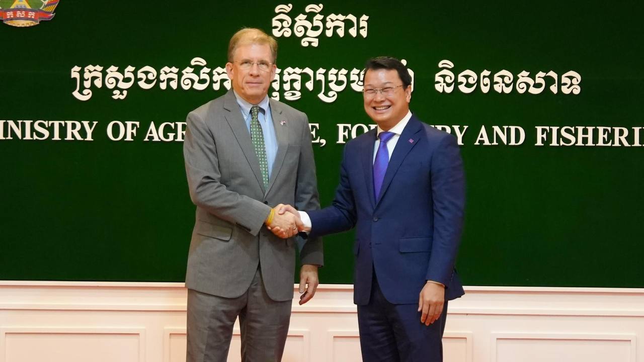រដ្ឋមន្រ្តីក្រសួងកសិកម្មជួបពិភាក្សាការងារជាមួយឯកឧត្តម Patrick Murphy ឯកអគ្គរដ្ឋទូតសហរដ្ឋអាមេរិកប្រចាំកម្ពុជា