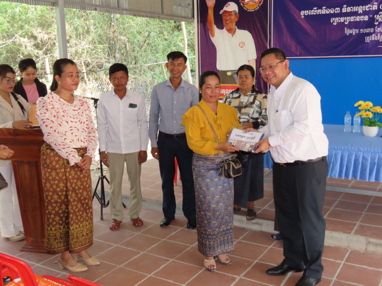 ក្រុមការងារអបអរសាទរទិវាអន្តរជាតិនារី ៨ មីនានៅសង្កាត់ស្វាយតឿ