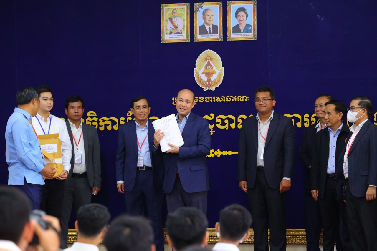 ឧបនាយករដ្ឋមន្រ្តី ហ៊ុន ម៉ានី ៖ រយៈពេល៣ថ្ងៃ នៃការប្រឡងប្រជែងជ្រើសរើសមន្ត្រីរាជការស៊ីវិលចំនួន៣ ក្រសួង ស្ថាប័ន បានបញ្ចប់ដោយក្តីមោទនៈ មានរបៀបរៀបរយ