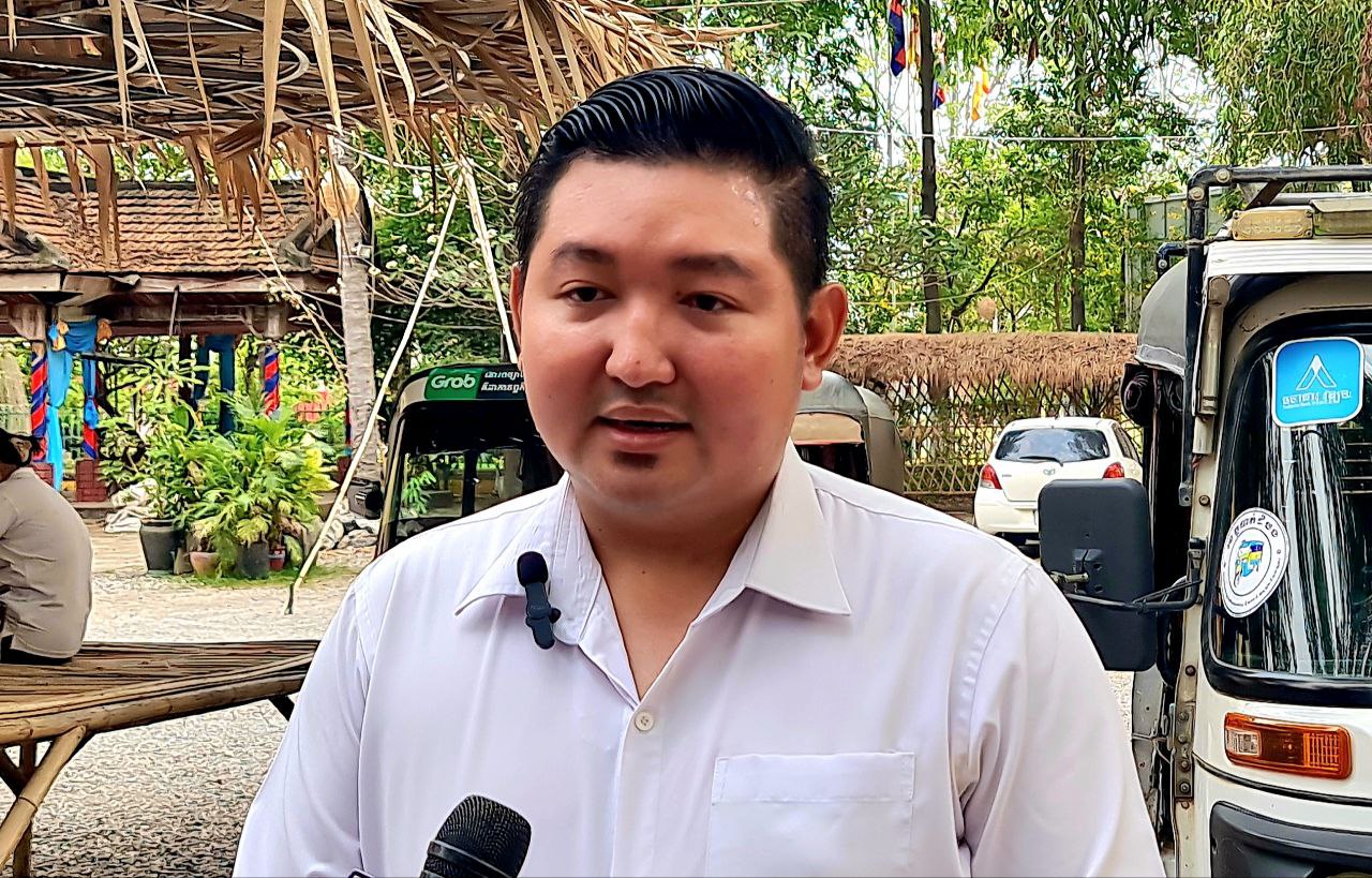 មន្ទីរទេសចរណ៍ខេត្តបាត់ដំបងកំណត់ឱ្យអ្នកបើកបរម៉ូតូកង់បីដឹកភ្ញៀវទេសចរមានឯកសណ្ឋាន
