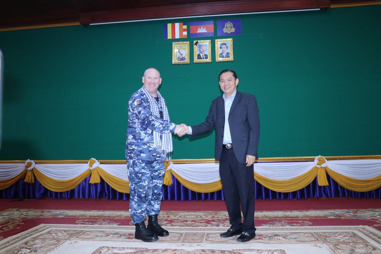 គណៈអភិបាលខេត្តជួបពិភាក្សាជាមួយអនុព័ន្ធយោធាបរទេស
