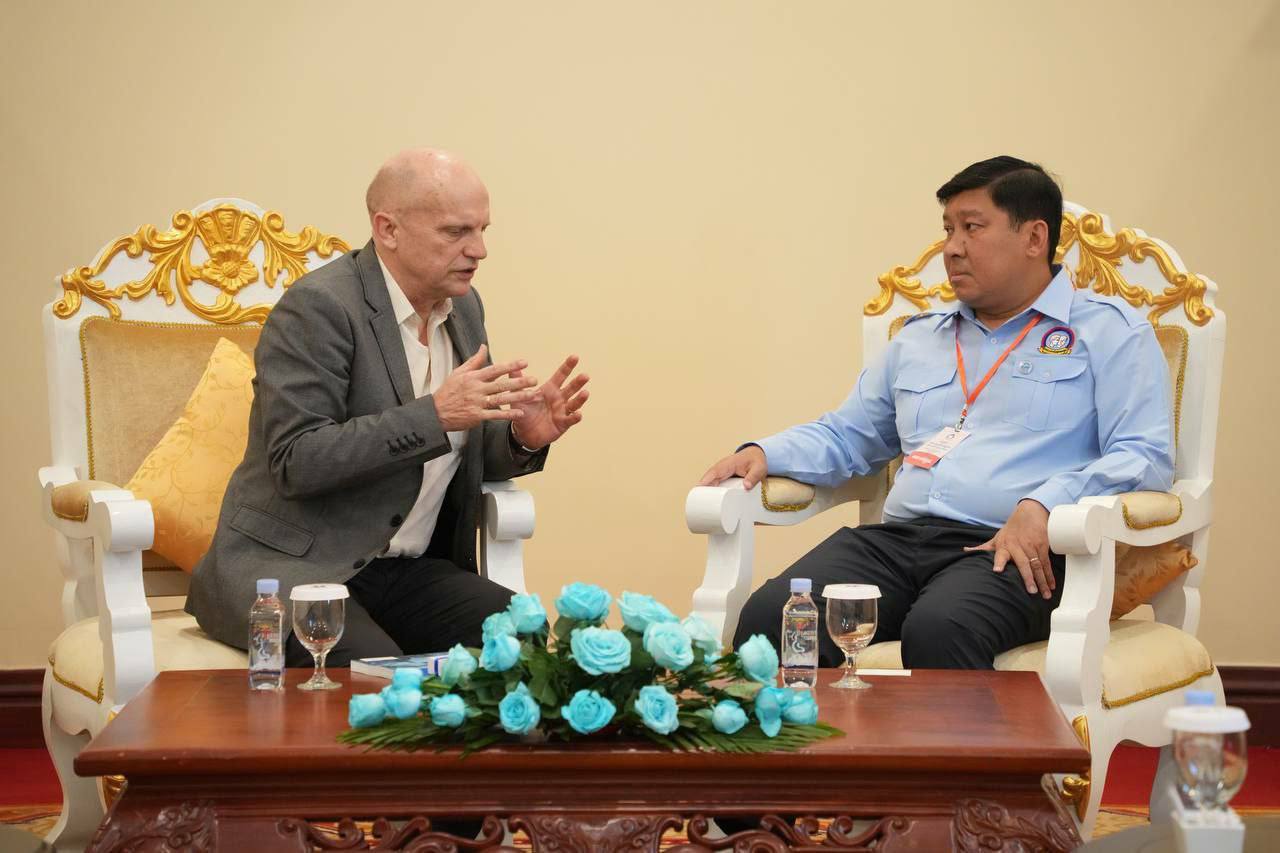 ថ្នាក់ដឹកនាំក្រសួងរៀបចំដែនដី នគរូបនីយកម្ម និងសំណង់ ទទួលជួបពិភាក្សាការងារជាមួយលោក ប៊ែន ហ្កូគធឺរឺ (Bernd Gutterer)