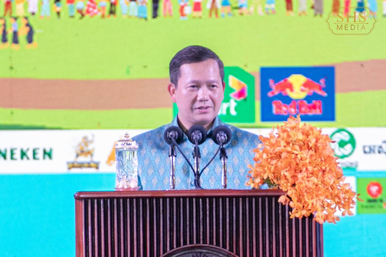 សម្ដេចធិបតី ហ៊ុន ម៉ាណែត ណែនាំទៅរដ្ឋមន្ត្រីការងារ ធ្វើការជាមួយស្ថាប័នពាក់ព័ន្ធ ស្វាគមន៍បងប្អូនពលករត្រឡប់មកពីប្រទេសថៃ ពេលចូលឆ្នាំខ្មែរ