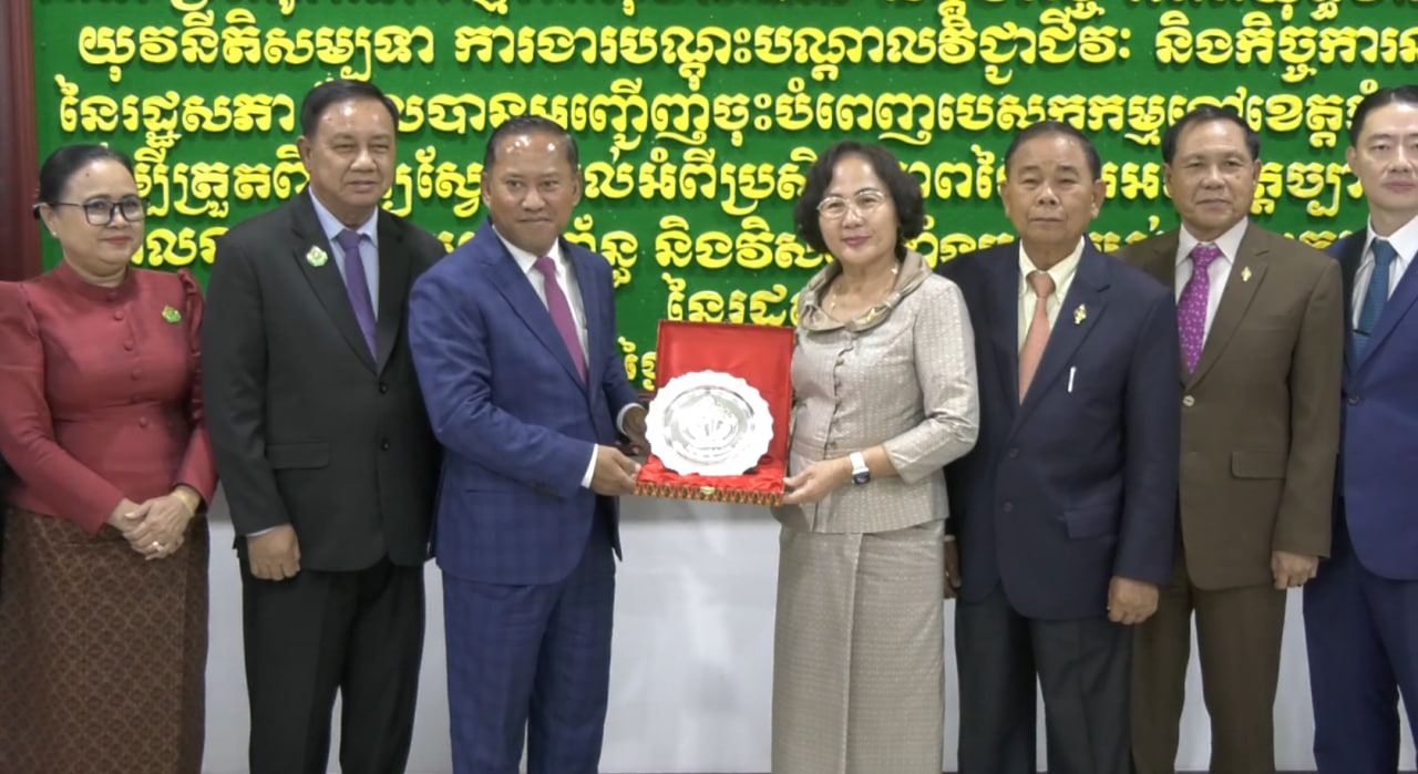 គណៈកម្មការជំនាញរដ្ឋសភា ទៅឈ្វេងយល់ការងាររដ្ឋបាល ខេត្ត កំពង់ស្ពឺ