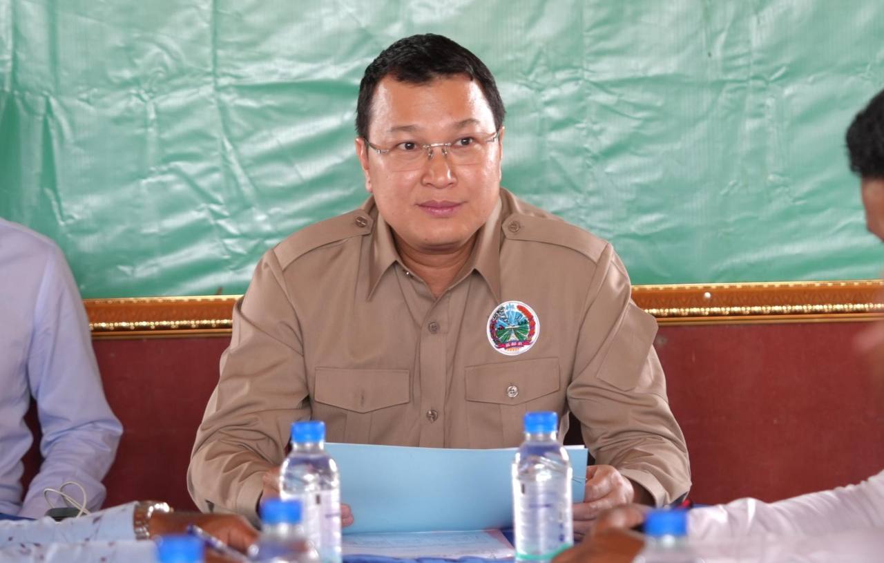 ឯកឧត្តម ឌិត ទីណា ណែនាំឱ្យ មន្ដ្រីកសិកម្មឃុំ បញ្ជូនព័ត៌មាន ទៅកាន់ថ្នាក់កណ្តាលដើម្បីបានទទួលការអភិវឌ្ឍន៍ ព្រមទាំងការជួយអន្តរាគមន៍បានទាន់ពេលវេលា