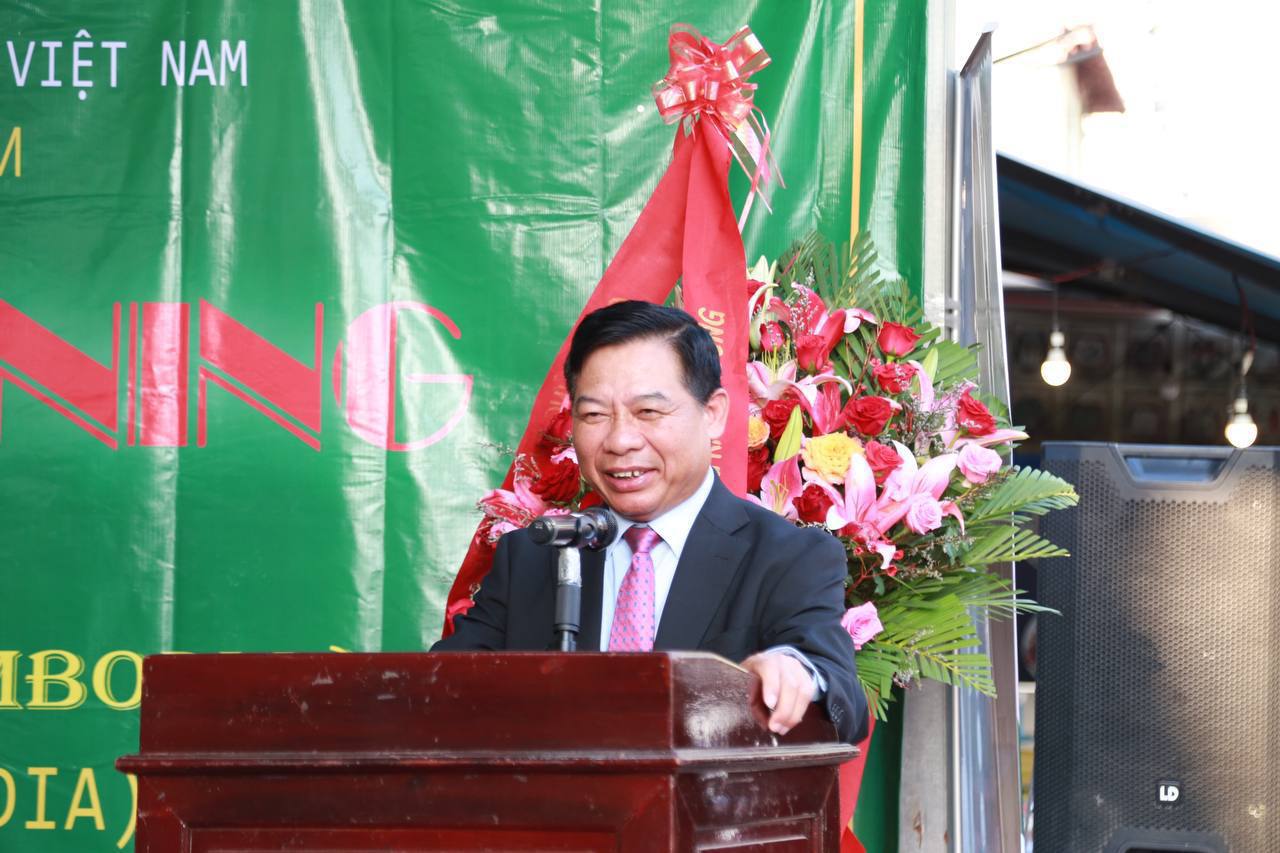 ឯកអគ្គរដ្ឋទូតវៀតណាម ណែនាំឲ្យក្រុមហ៊ុនវៀតណាមដែលមកធ្វើអាជីវកម្មនៅកម្ពុជាត្រូវគោរពតាមច្បាប់ បទបញ្ញាតិផ្សេងៗរបស់ប្រទេសកម្ពុជា