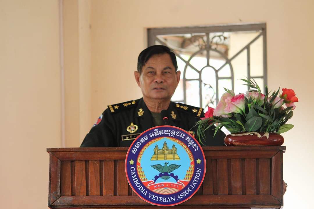 អតីតយុទ្ធជន និងគ្រួសារកងទ័ព ជួបការលំបាកក្នុងខេត្តកំពង់ឆ្នាំង បានទទួលអំណោយ សម្ដេចអធិបតី និងលោកជំទាវ ក្នុងឱកាសបុណ្យចូលឆ្នាំថ្មីខាងមុខនេះ