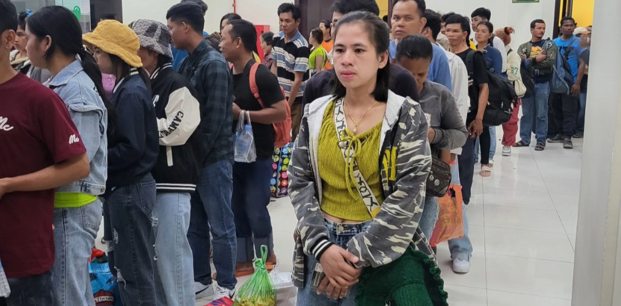 បន្ទាប់ពីបញ្ចប់បុណ្យចូលឆ្នាំៈ ពលករខ្មែរសម្រុកចាកចេញទៅបន្តការងារនៅប្រទេសថៃ