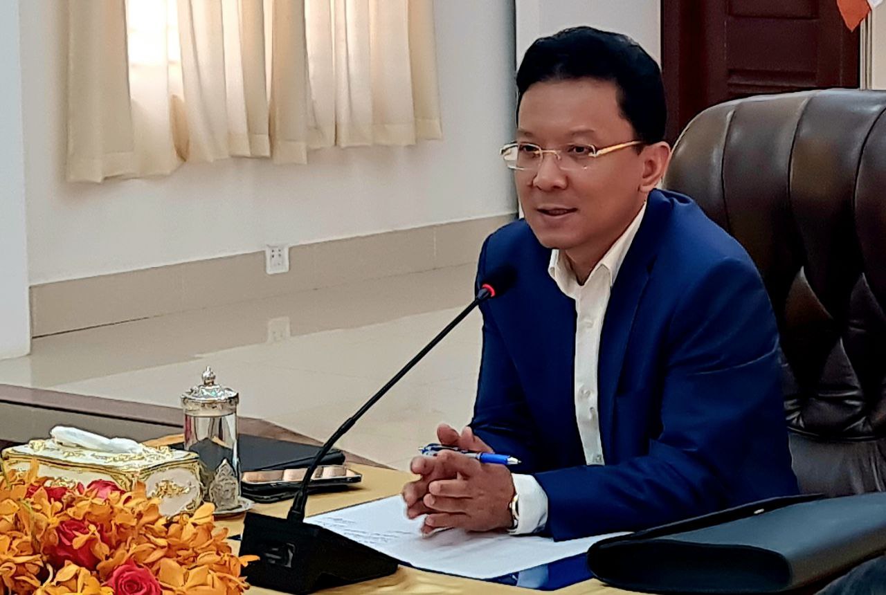 រដ្ឋមន្ត្រីក្រសួងឧស្សាហកម្ម ជំរុញឱ្យមន្ទីរជំនាញនិងរដ្ឋាករ ទឹក បាត់ដំបងពង្រឹងការផ្ដល់សេវាជូនពលរដ្ឋ