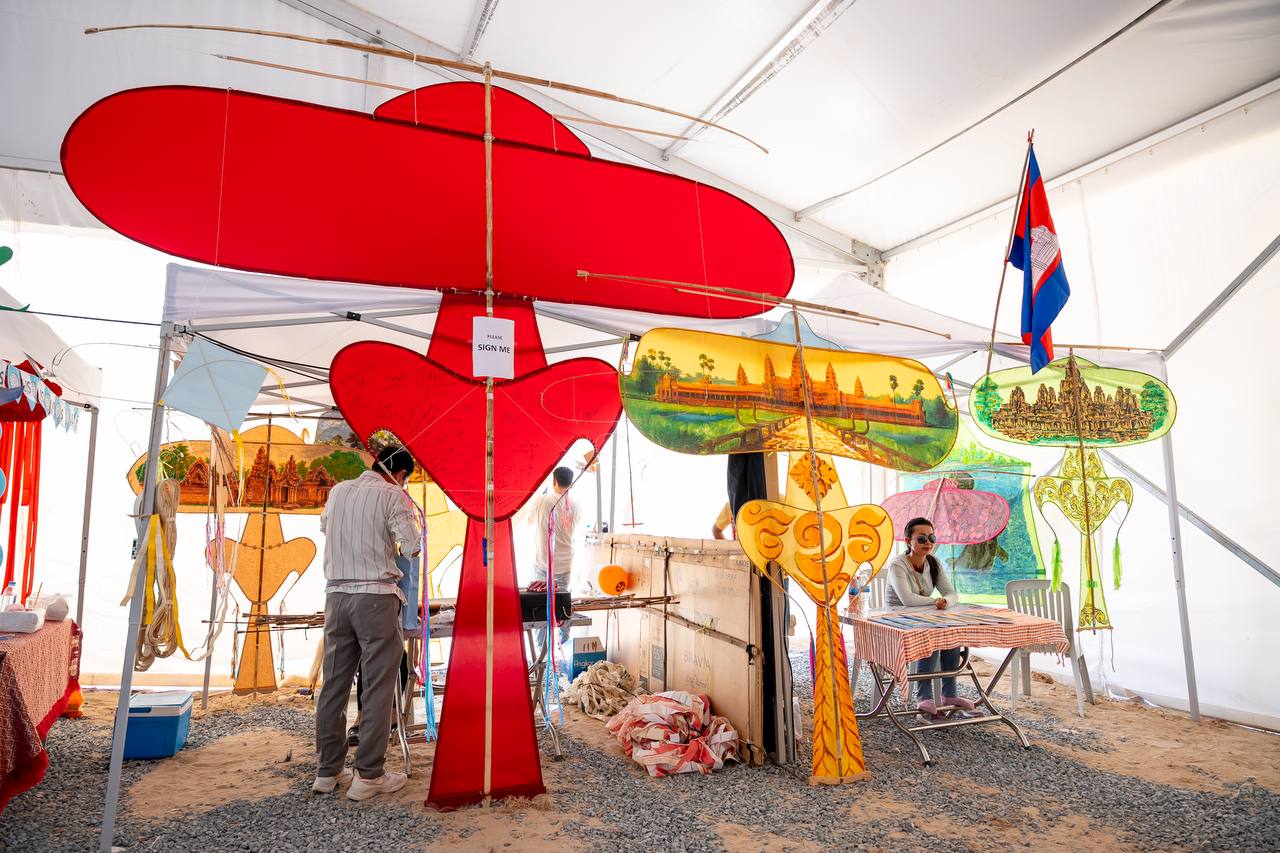 កម្ពុជា និងប្រទេសចំនួន៦ ជោគជ័យ ក្នុងការរៀបចំព្រឹត្តិការណ៍បង្ហោះខ្លែងអន្តរជាតិ Skyfest ឆ្នាំ២០២៤