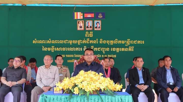 រដ្ឋមន្រ្តីក្រសួងសាធារណការ អញ្ជើញសួរសុខមន្រ្តីក្រោមឳវាត នៅខេត្តភាគឦសាន