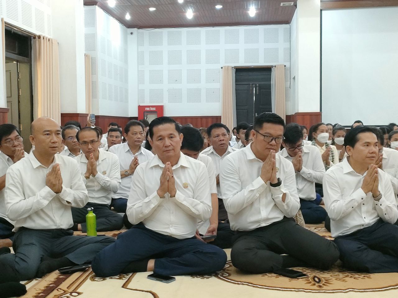 រដ្ឋបាលខេត្តសៀមរាបសូត្រមន្ត និងរាប់បាត្រទទួលទេវតាឆ្នាំថ្មី