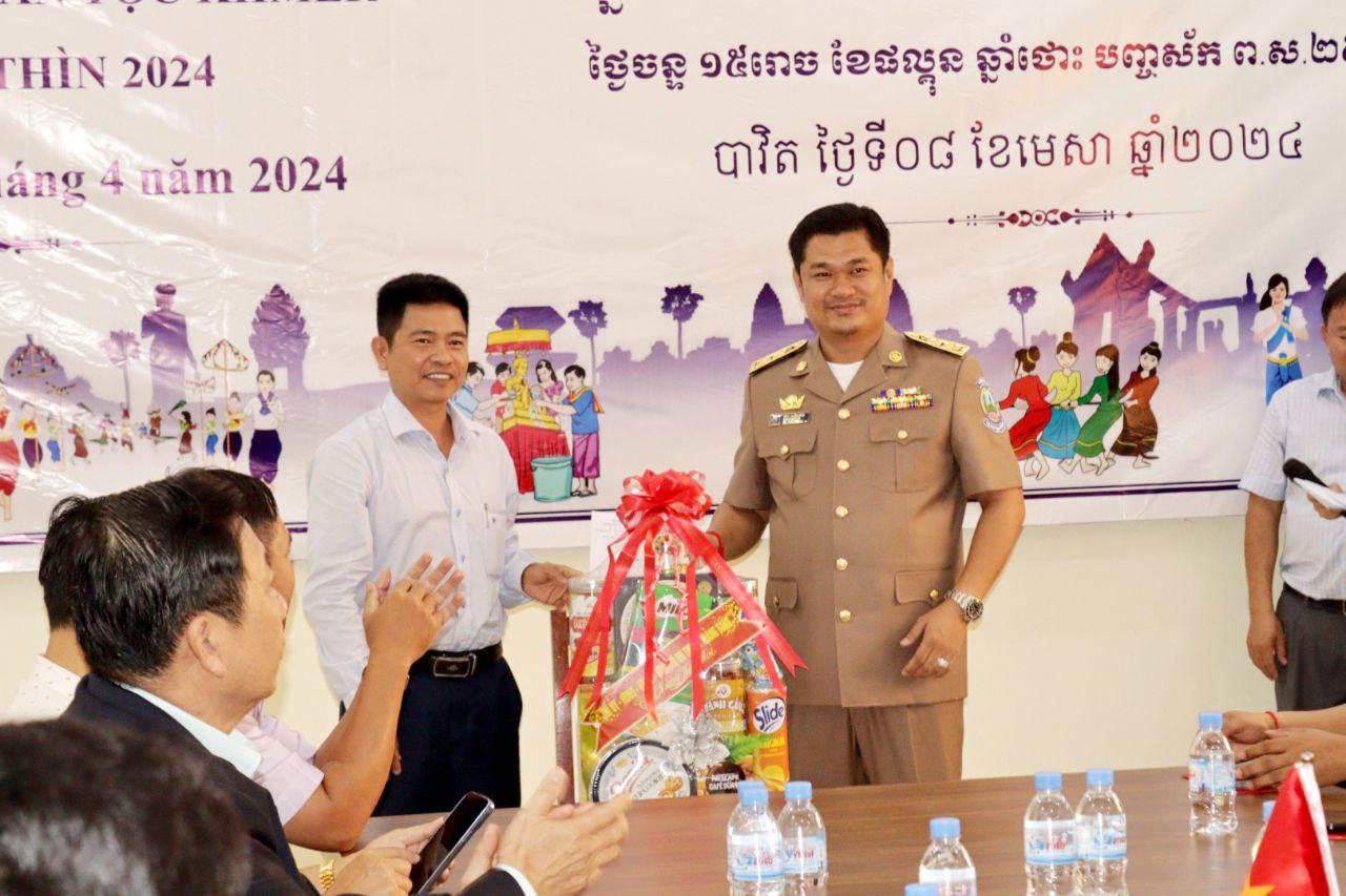 រដ្ឋបាលក្រុងបាវិតប្រារព្ធពិធីជូនពរ និងអបអរសាទរបុណ្យចូលឆ្នាំថ្មីដែលនឹងឈានចូលមកដល់នាពេលឆាប់ៗខាងមុខ