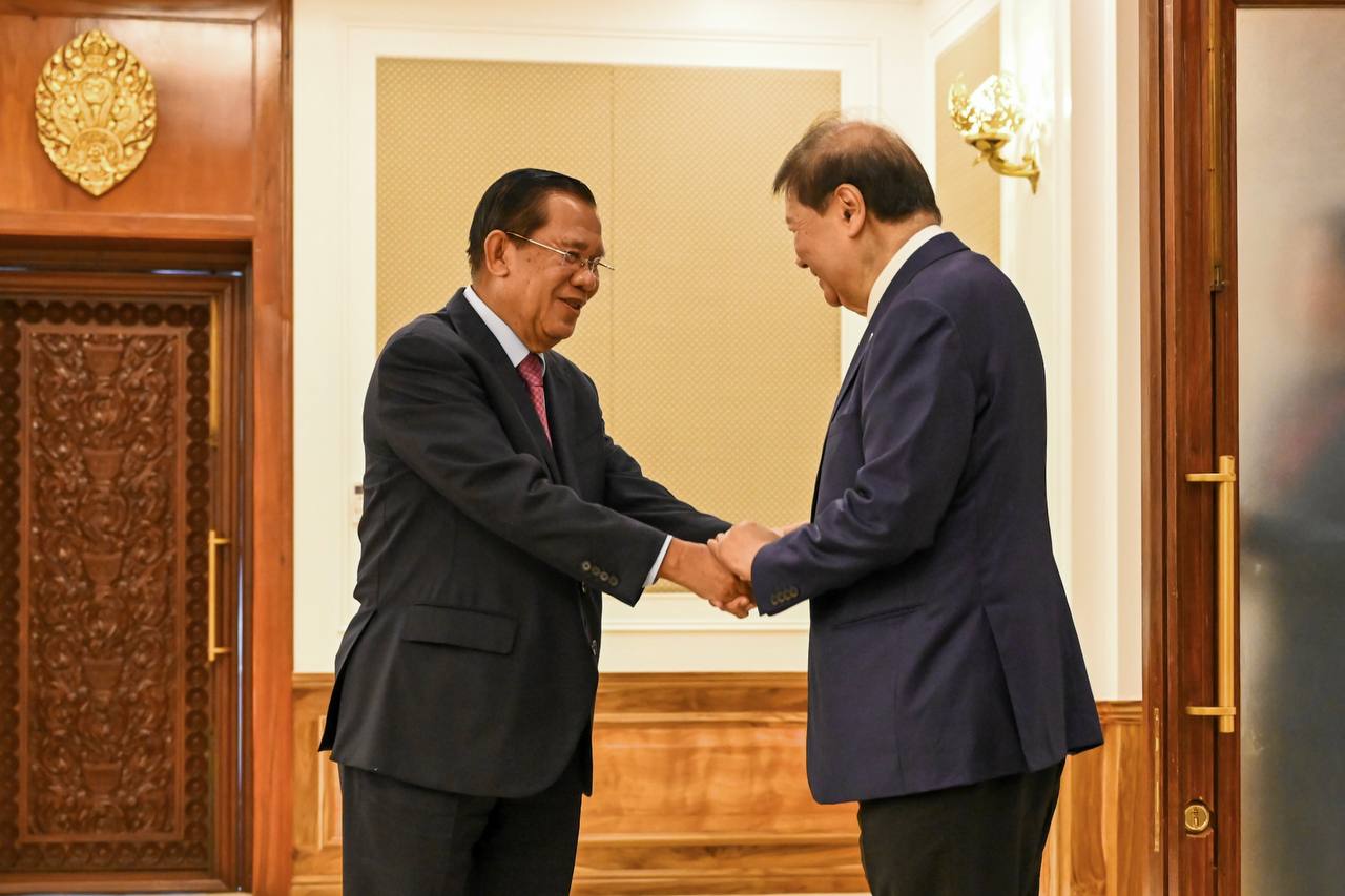 សម្តេចតេជោ ហ៊ុន សែន អនុញ្ញាតឱ្យលោក Tan Sri Michael Yeoh ប្រធានវិទ្យាស្ថាន KSI ចូលជួបសម្ដែងការគួរសម និងពិភាក្សាការងារ