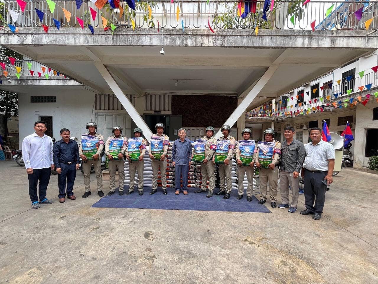 អភិបាលខណ្ឌច្បារអំពៅ សរសើរដល់កម្លាំងសណ្តាប់ធ្នាប់ខណ្ឌបំពេញការងារបានល្អ