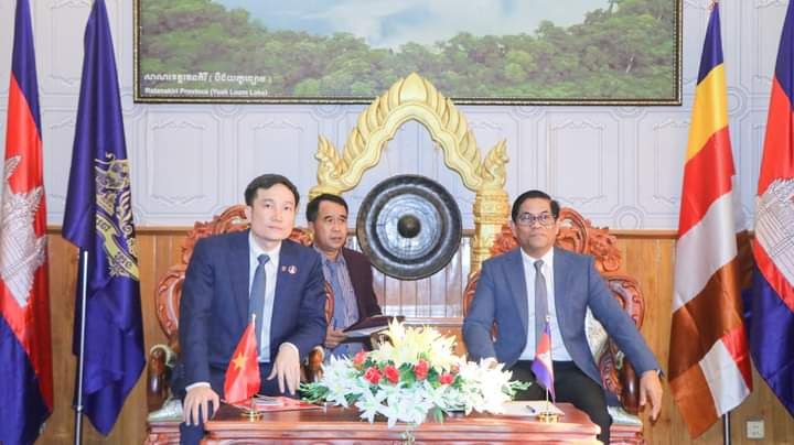 គណៈប្រតិភូខេត្តយ៉ាឡាយ មកជូនពរថ្នាក់ដឹកនាំខេត្តរតនគិរី ក្នុងឱកាសបុណ្យចូលឆ្នាំថ្មីប្រពៃណីជាតិខ្មែរ