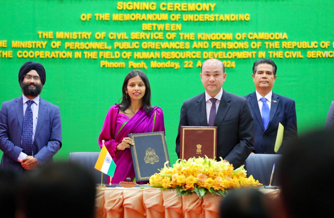 ក្រសួងមុខងារសាធារណៈកម្ពុជា ចុះអនុស្សរណៈនៃការយោគយល់គ្នា ជាមួយ ក្រសួងបុគ្គលិក ទទួលបណ្តឹងសាធារណៈ និងសោធននិវត្តន៍ ឥណ្ឌា