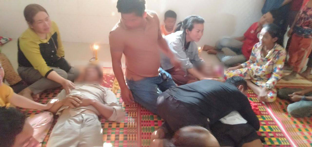 គ្រោះចៃដន្យ: ចងខ្សែមេក្រូសម្រាប់ព្រះសង្ឃសូត្រមន្ត តែឆក់ខ្សែភ្លើងស្លាប់ទាំងឪពុកនិងកូន