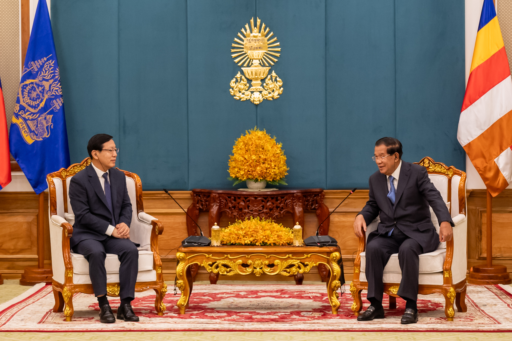 សម្ដេចតេជោ ហ៊ុន សែន អនុញ្ញាតឱ្យ ឯកអគ្គរដ្ឋទូតសាធារណរដ្ឋប្រជាមានិតចិន ចូលជួបសម្តែងការគួរសម និងជម្រាបលា