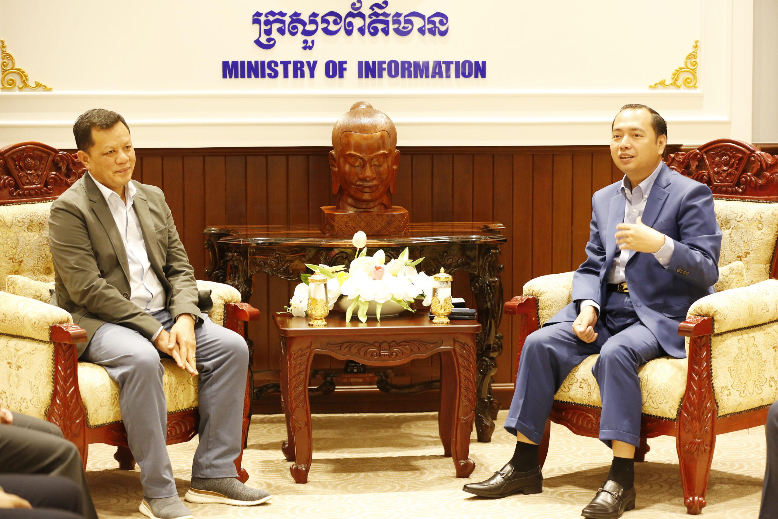 ឯកឧត្តមរដ្ឋមន្រ្តី នេត្រ ភក្ត្រា ស្នើដល់ក្រុមហ៊ុនផ្សព្វផ្សាយពាណិជ្ជកម្មធំជាងគេនៅកម្ពុជាចូលរួមក្នុងផលិតស្ពតអប់រំពីបញ្ហាគ្រឿងញៀន