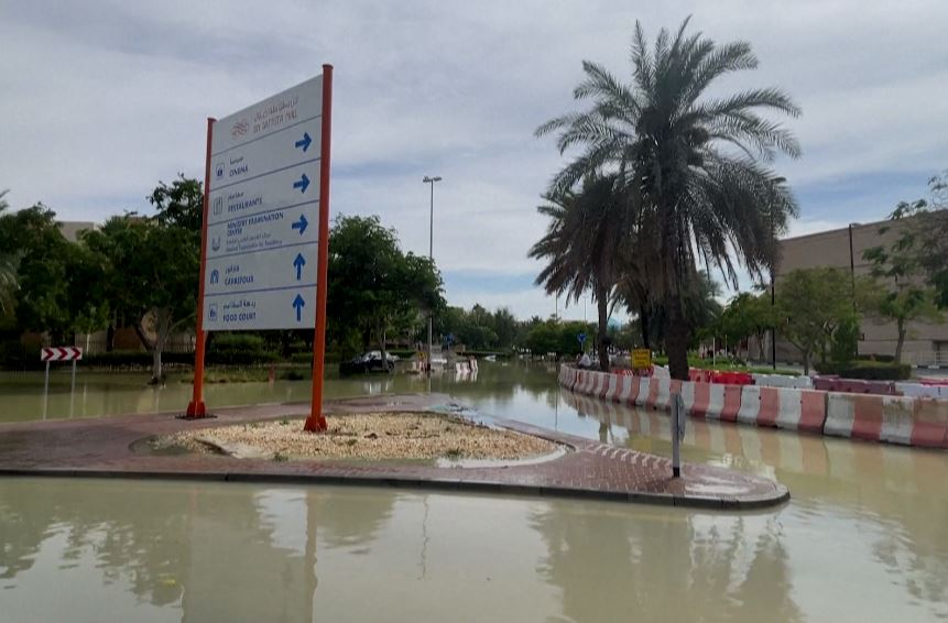អេមីរ៉ាត់ អារ៉ាប់រួម មានភ្លៀងធ្លាក់ខ្លាំង សារជាថ្មី