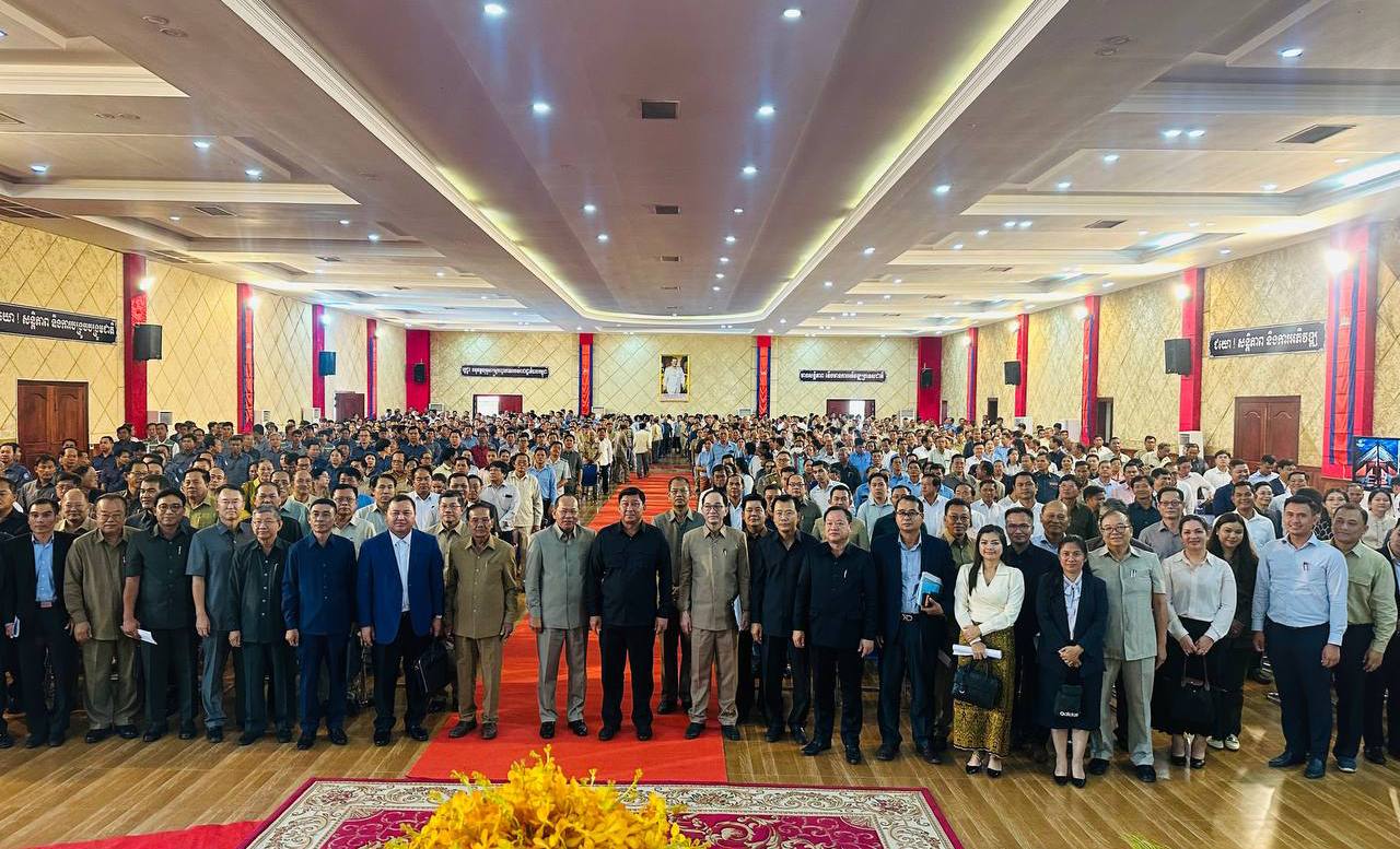 ខេត្តកំពត បាននិងកំពុងអនុវត្តយុទ្ធសាស្រ្តបញ្ចកោណដំណាក់កាលទី១ លើគោលនយោបាយអាទិភាព ៦ចំណុច និងវិធានការគន្លឹះ ទាំង៥ របស់រាជរដ្ឋាភិបាលយ៉ាងខ្ជាប់ខ្ជួន