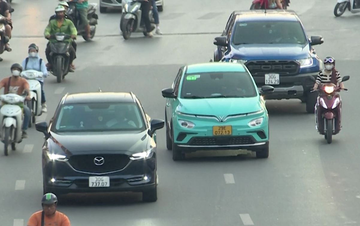 វៀតណាមត្រូវការ ១២ពាន់លានដុល្លារ លើហេដ្ឋារចនាសម្ព័ន្ធឡាន EV