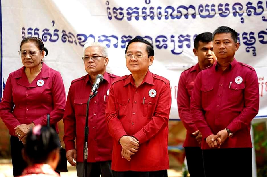 អភិបាលខេត្តបាត់ដំបងអំពាវនាវឳ្យប្រជាពលរដ្ឋ ប្រុងប្រយ័ត្នពេលភ្លៀងធ្លាក់ មានខ្យល់កន្រ្តាក់