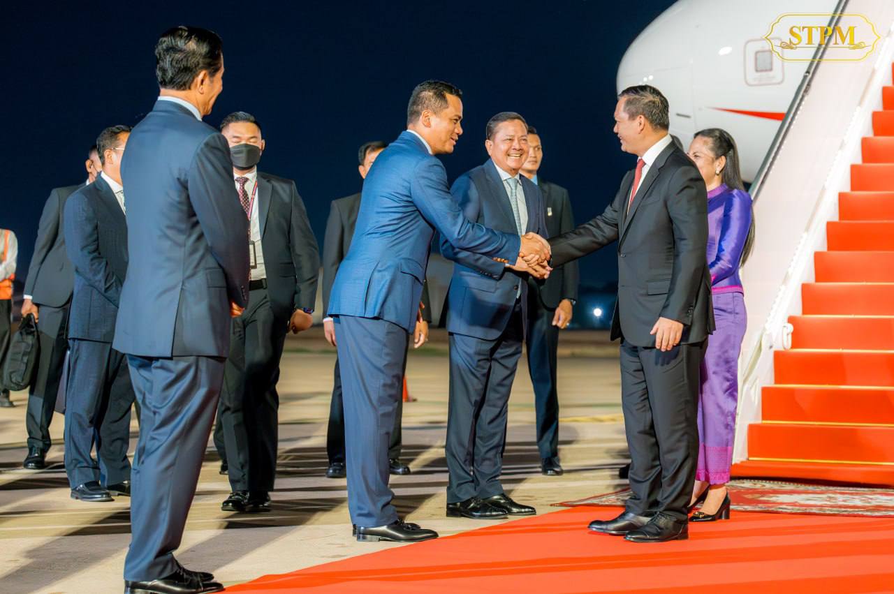 សម្តេចធិបតី ហ៊ុន ម៉ាណែត និងលោកជំទាវបណ្ឌិត បានដឹកនាំគណៈប្រតិភូ អញ្ជើញមាតុភូមិដល់កម្ពុជាវិញ