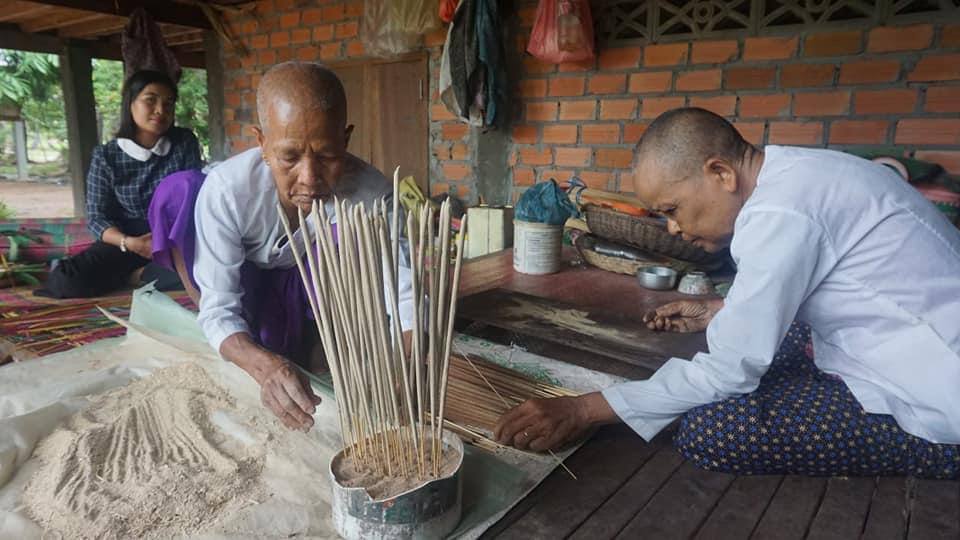 អ្នកស្រុកអង្គរនិយមផលិត និងប្រើប្រាស់ធូបខ្មែរ​ក្នុងពិធីនានា
