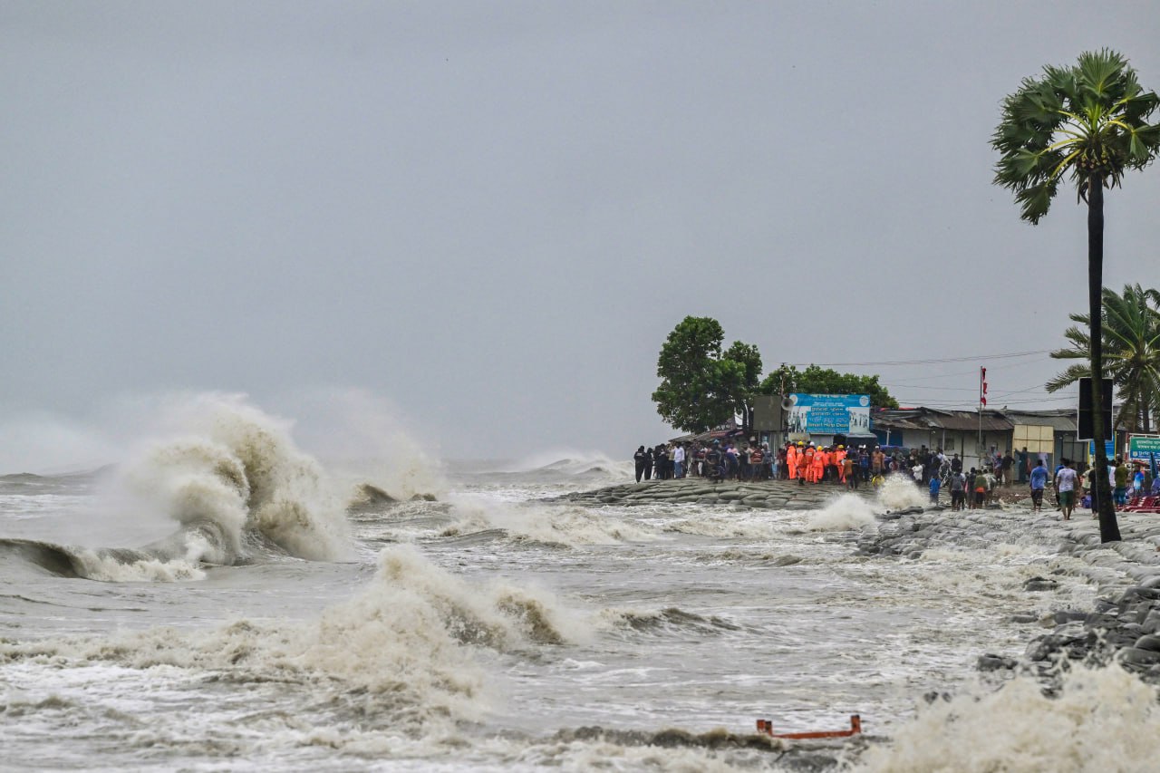 ព្យុះស៊ីក្លូន Remal វាយប្រហារបង់ក្លាដេស មនុស្សជិតមួយលាននាក់រត់រកជំរកសុវត្ថិភាព