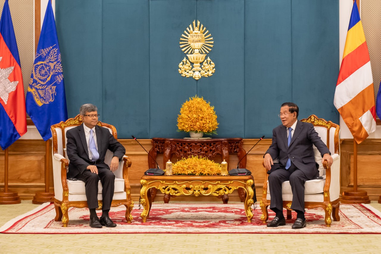 ទូតបង់ក្លាដែស ភ្ញាក់ផ្អើលពេលឃើញការអភិវឌ្ឍដ៏ខ្លាំងរបស់កម្ពុជា ព្រោះ ឯកឧត្តម ធ្លាប់ធ្វើជាមន្ត្រីទទួលបន្ទុកកិច្ចការកម្ពុជា ក្នុងទសវត្សរ៍ឆ្នាំ១៩៩០