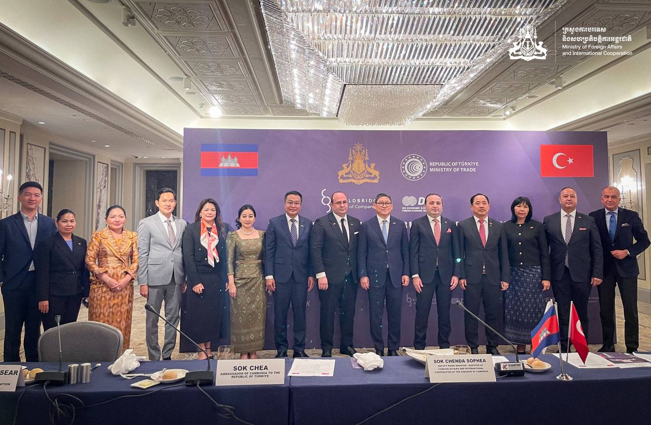 ឯកឧត្តមឧបនាយករដ្ឋមន្រ្តី សុខ ចិន្ដាសោភា បានលើកទឹកចិត្តឱ្យក្រុមហ៊ុនតួកគីស្វែងរកឱកាសវិនិយោគនៅកម្ពុជា