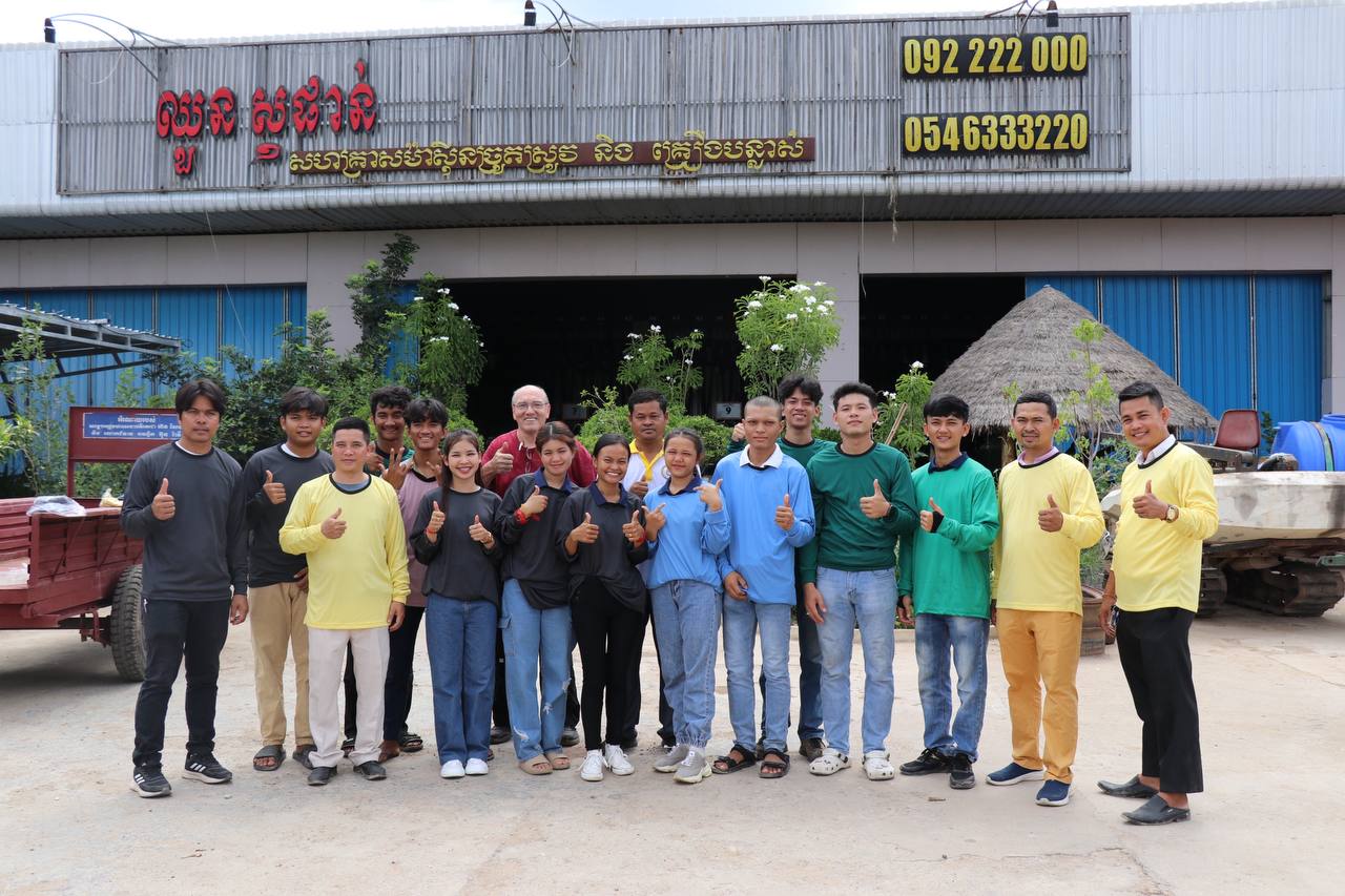 សហគ្រាសម៉ាស៊ីនច្រូតស្រូវនិងគ្រឿងបន្លាស់ឈួន សុផាន់-មង្គលបូរីផ្តល់ឳកាសដល់និស្សិតនៃមហាវិទ្យាល័យវិស្វកម្ម,ប្រព័ន្ធជីវ:កសិកម្មដកស្រង់បទពិសោធន៍