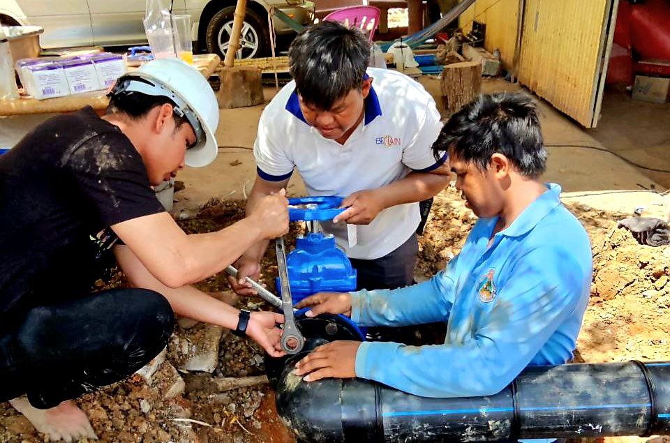 ប្រជាពលរដ្ឋជាងពីពាន់គ្រួសារនៃក្រុងបាត់ដំបង និងស្រុកថ្មគោលនឹងទទួលបានទឹកស្អាតប្រើប្រាស់