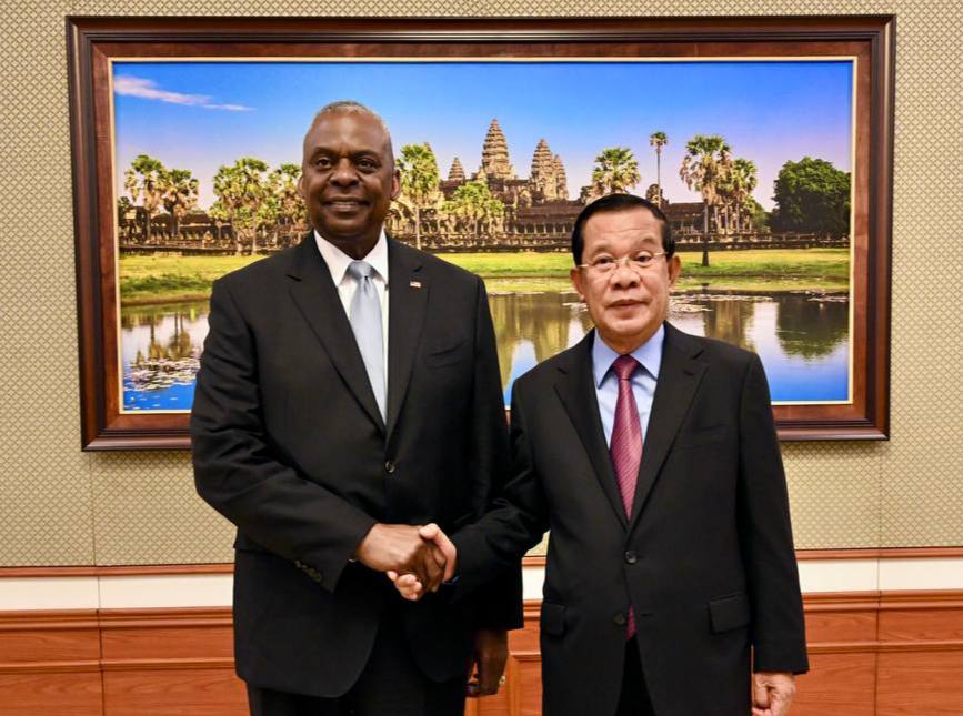 សម្តេចតេជោ ហ៊ុន សែន ប្រធានព្រឹទ្ធសភាកម្ពុជា អនុញ្ញាតឱ្យរដ្ឋមន្ត្រីការពារជាតិអាមេរិក Lloyd James Austin III ចូលជួបសម្តែងការគួរសម និងពិភាក្សាការងារ