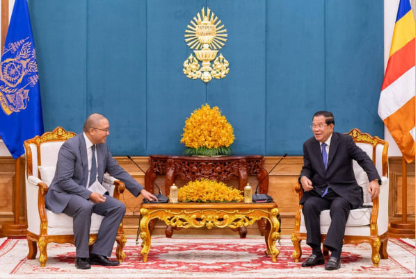 សម្ដេចតេជោប្រធានព្រឹទ្ធសភា បានផ្ដល់អនុសាសន៍ ចំនួន ៣ ចំណុច ពាក់ព័ន្ធនឹងកិច្ចសហប្រតិបត្តិការនិងវិនិយោគ ដល់ឯកអគ្គរដ្ឋទូតឥណ្ឌូនេស៊ីប្រចាំកម្ពុជា៖