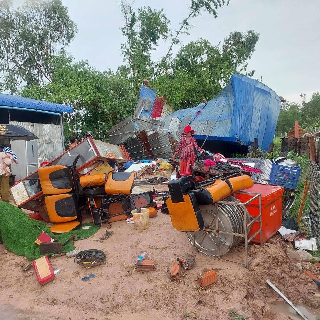 ផ្ទះ ១៦៧ ខ្នងនៅស្រុករំដួលរងគ្រោះដោយសារខ្យល់កន្ត្រាក់