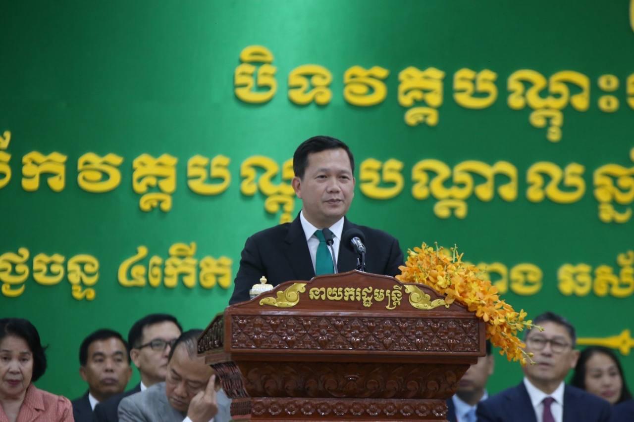 មន្ត្រីជាអ្នកបម្រើរាស្ត្រ ហើយត្រូវបម្រើ ដូចជាការបម្រើខ្លួនឯង និងគ្រួសារខ្លួនឯង