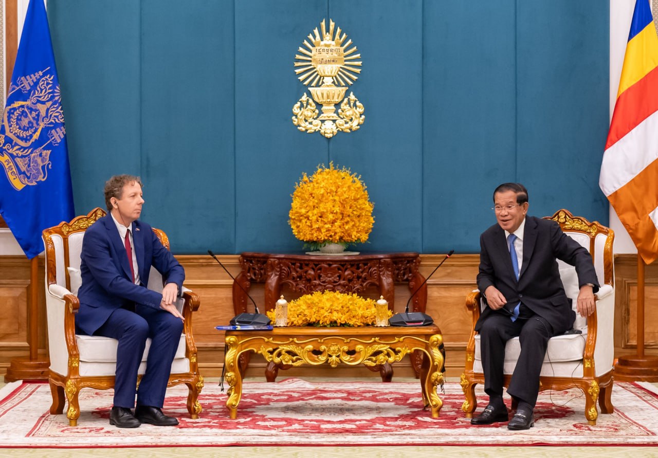 សម្ដេចតេជោ ហ៊ុន សែន និង ឯកអគ្គរដ្ឋទូតសហភាពអឺរ៉ុប ឯកភាពគ្នាថា សង្គ្រាមមិនអាចបញ្ចប់ដោយសង្គ្រាមបានទេ ត្រូវមានការចរចា